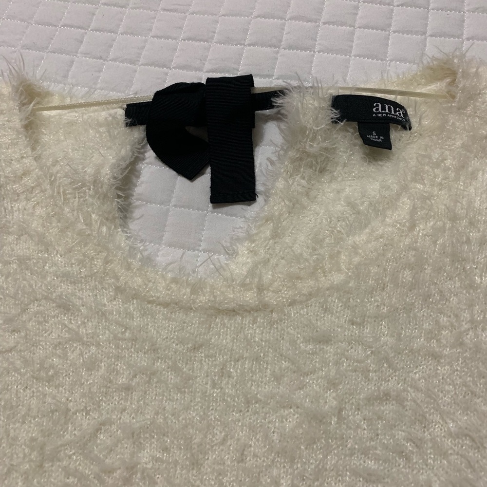 A.N.A Women’s Ivory cozy Fuzzy Sweater with Black Bow - Picture 4 of 6